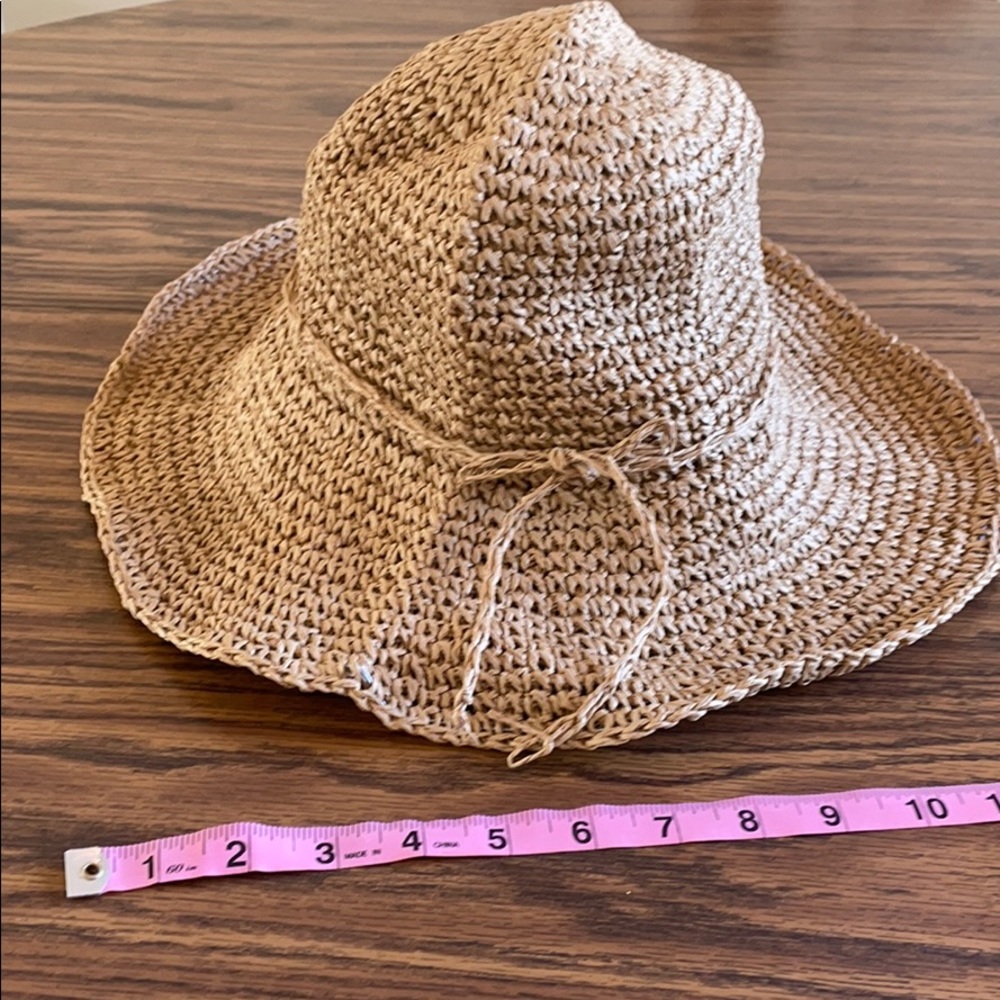 NWOT Target beach hat! - Picture 3 of 3